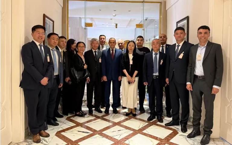 乐动·网站注册_乐动（中国）董事长朱康建随复旦大学代表团访问埃及